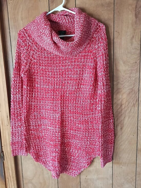 Rue21 Sweaters - Rue21 Women’s Medium Red White Marled Knit Cowl Neck Sweater